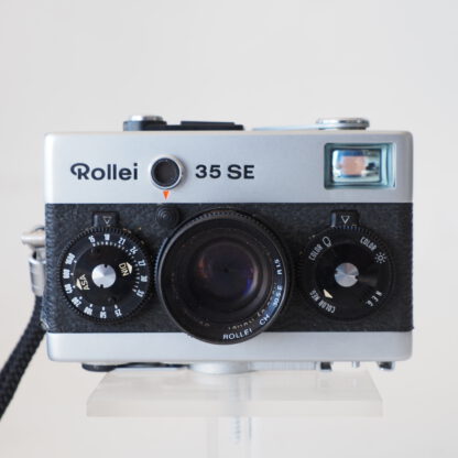 Rollei 35 SE (Made in Singapore) + buidel